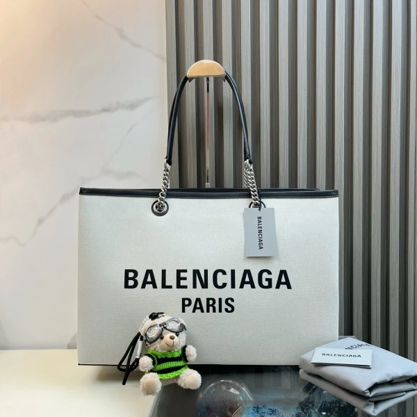 娜扎严选/巴黎世家/包包/99新/市场价99999/241030QR0031