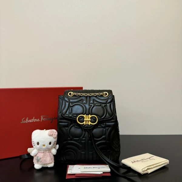 娜扎严选/菲拉格慕/包包/99新/市场价18900/240826QR0033
