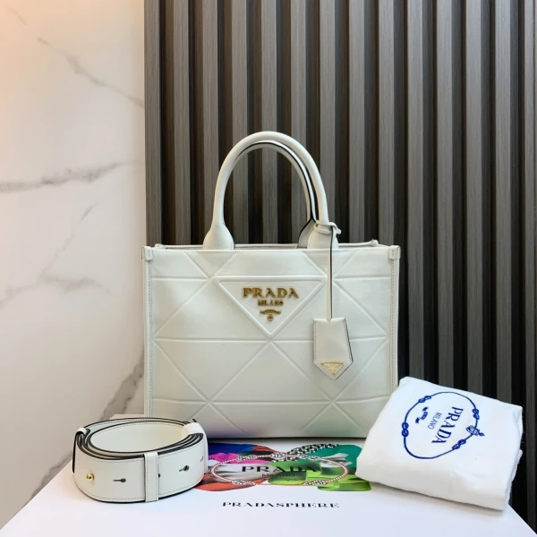 娜扎严选/普拉达/包包/95新/市场价99999/240818QR0020