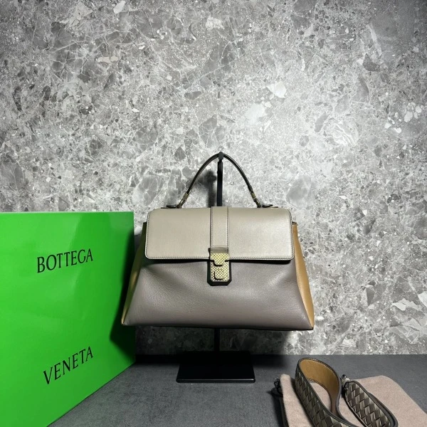 娜扎严选/葆蝶家/包包/95新/市场价21300/241019QR0048