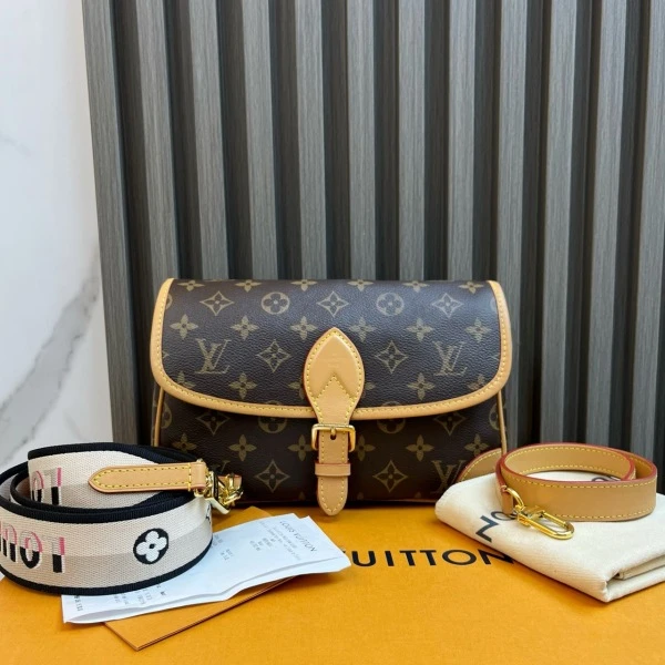 娜扎严选/路易威登/包包/99新/市场价999999/240816QR0038