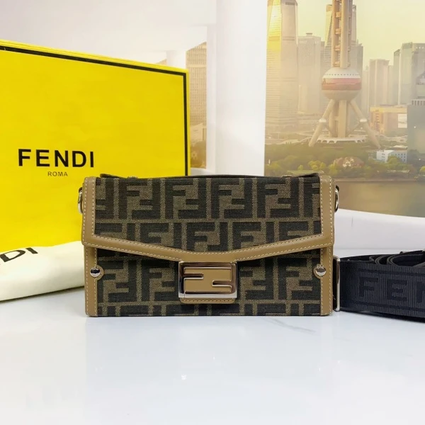 娜扎严选/芬迪/包包/95新/市场价36000/240816QR0038