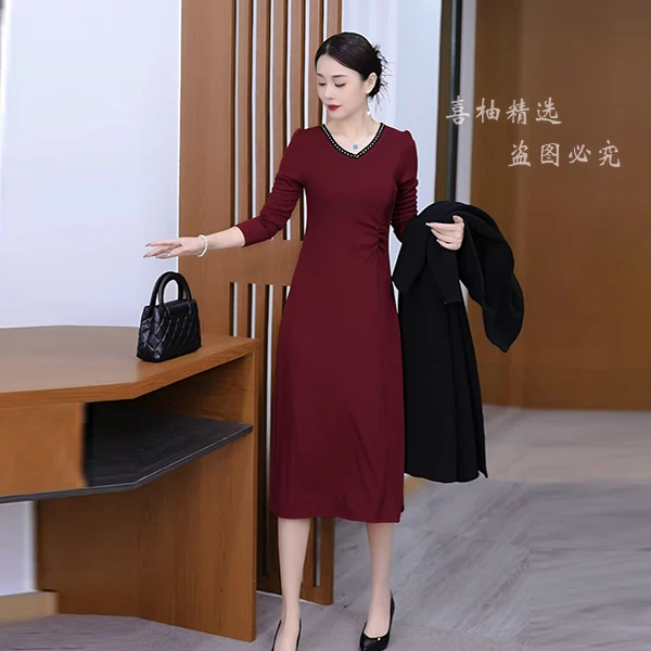 9092#春秋新款长袖烫钻V领连衣裙女气质修身显瘦时尚减龄大摆裙子