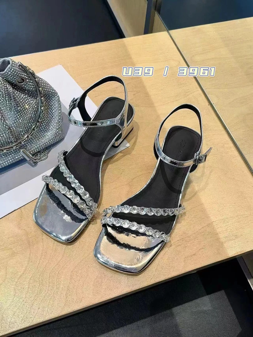 方跟露趾一字扣仙女风气质水钻凉鞋