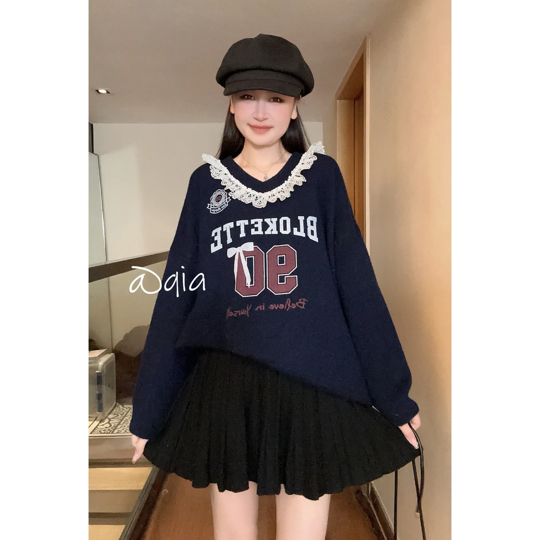 姜恰恰 —【90】花边拼接字母印花宽松韩版学院风v领套头毛衣