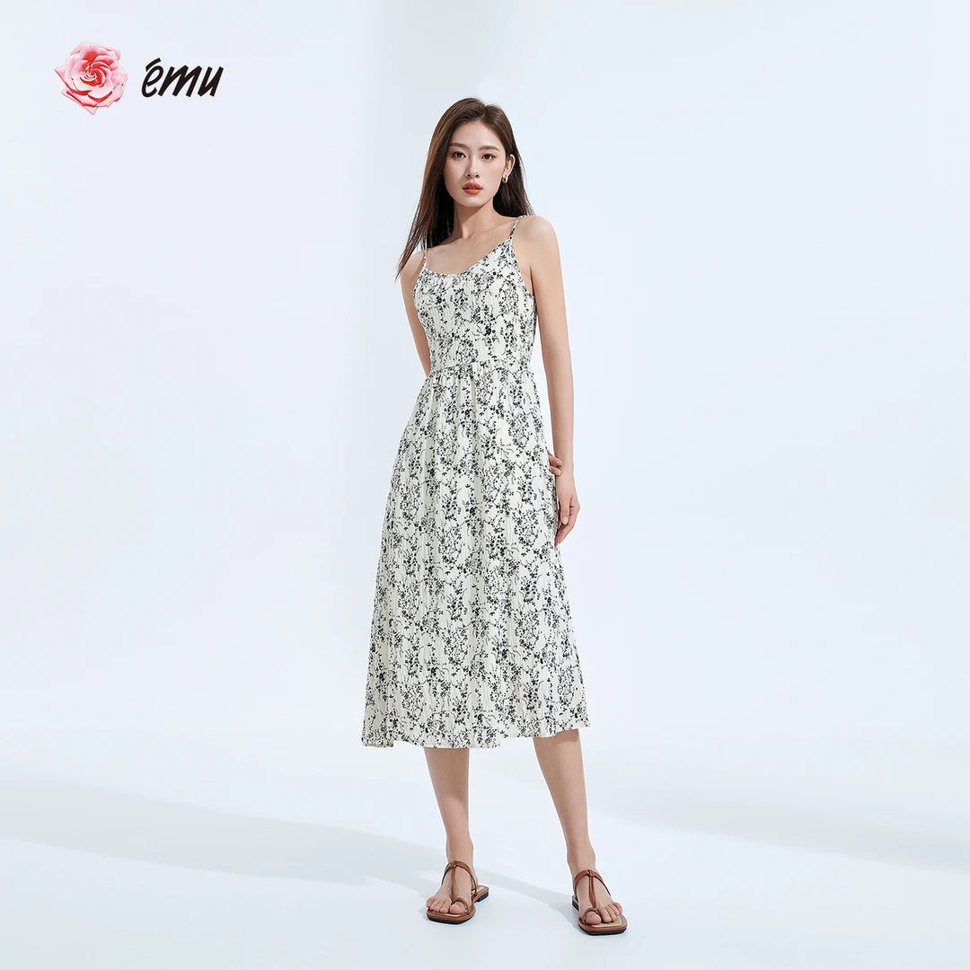 emu/依妙【诗语】通勤杏色V领碎花修身显瘦吊带连衣裙中长裙肩带