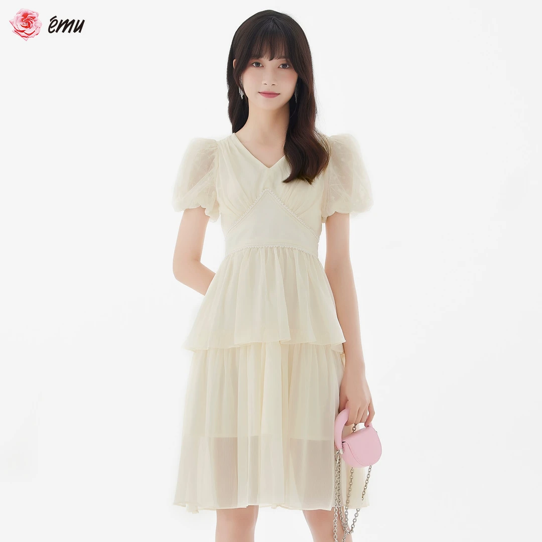 emu/依妙裙子推荐小众高级感V领泡泡袖短袖蛋糕裙夏季时尚连衣裙