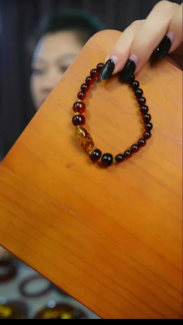 【闪购商品】琥珀手链未镶嵌血珀手串设计款