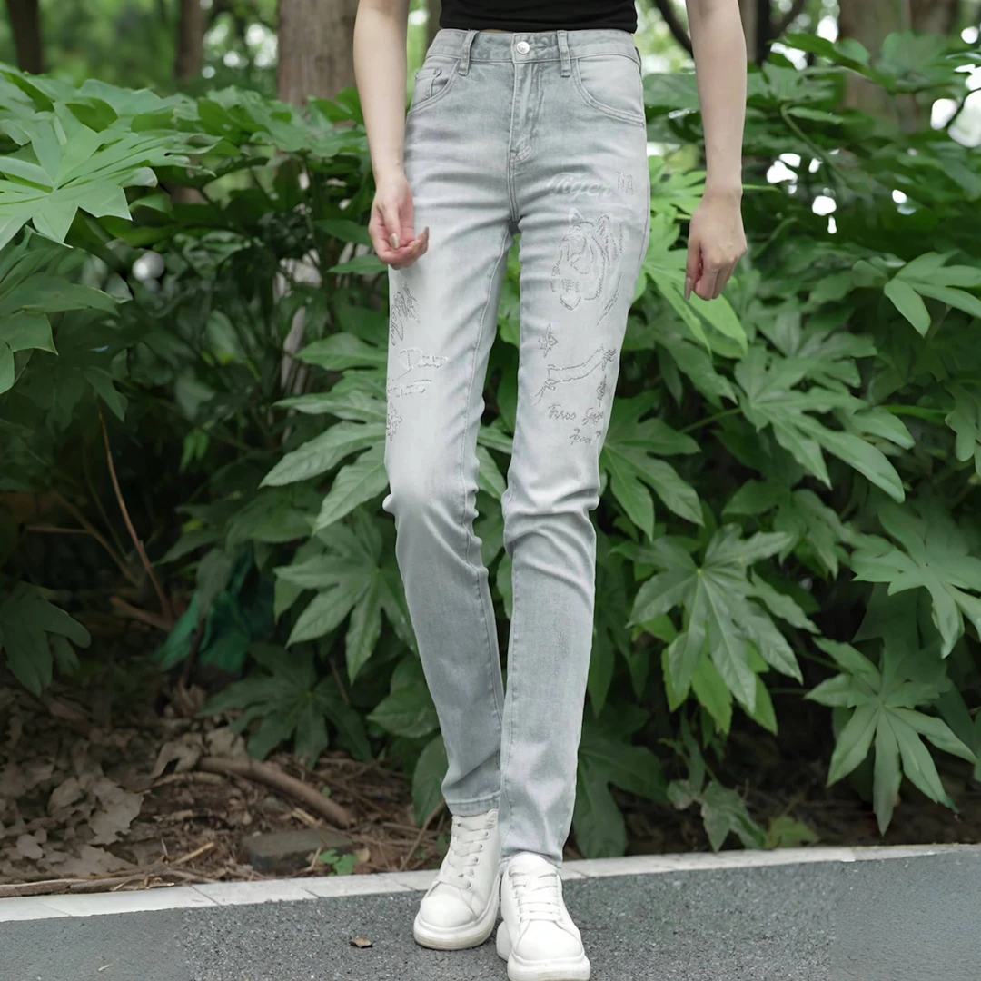 夏季新款欧货潮流高端烫钻牛仔裤薄小直筒修身显腿长弹力百搭时尚