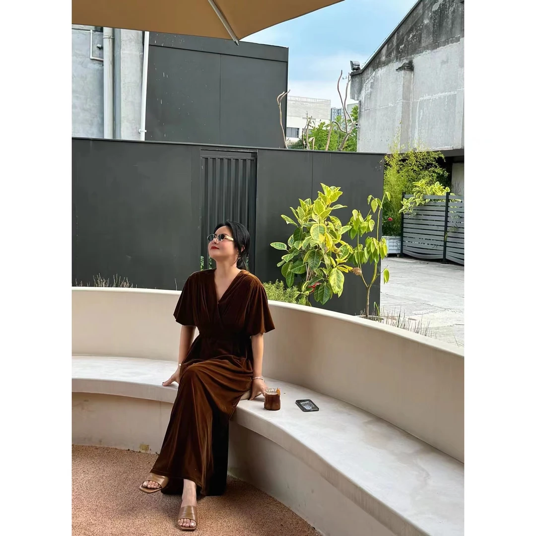 SP 老钱玩家 独定制 超显瘦高级感丝绒V领交叉系带连衣裙气质长裙