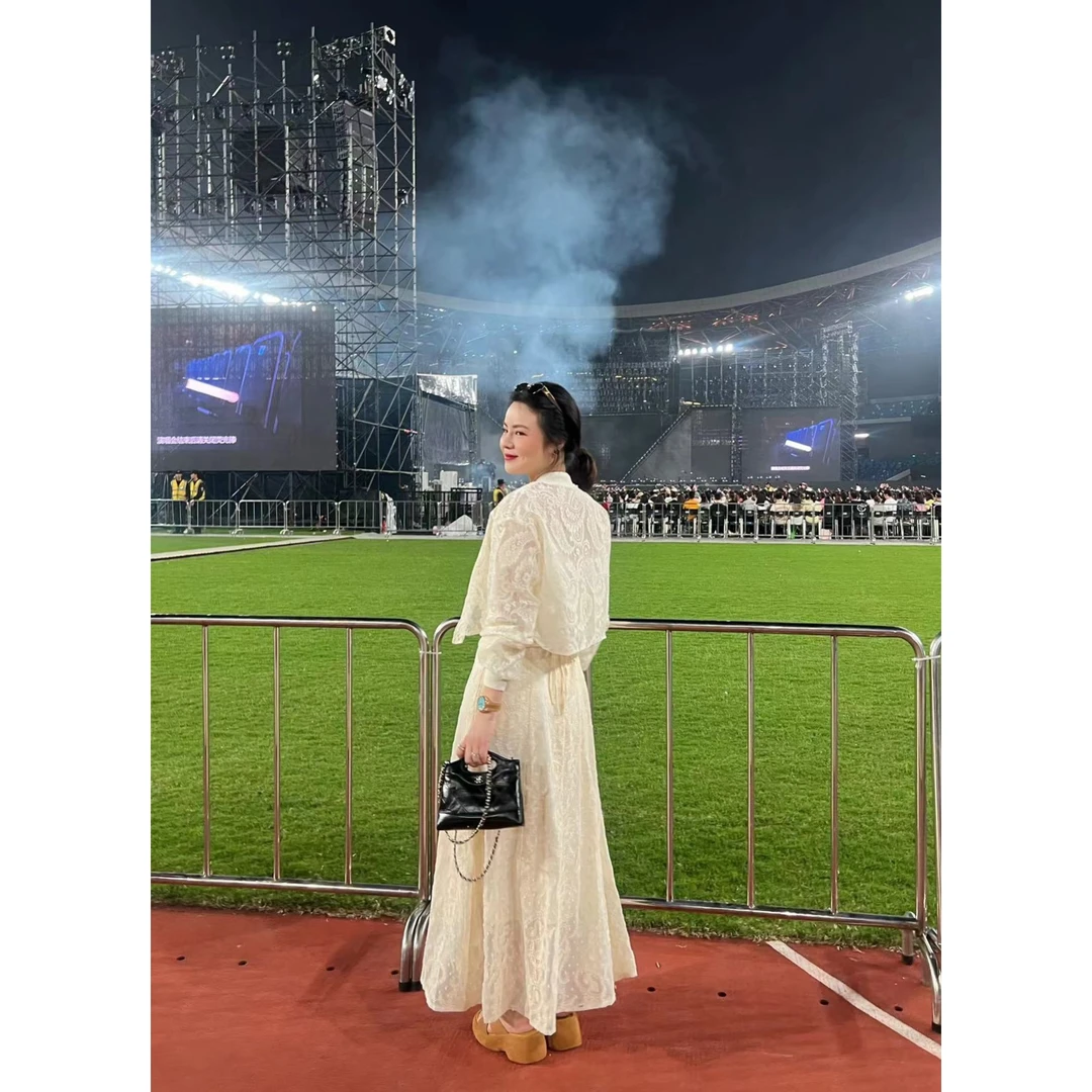 SP 全刺绣吊带连衣裙绑带温柔风 超美欧根纱蕾丝防晒外套 套装