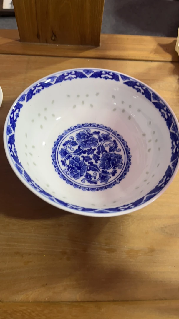 景德镇青花玲珑牡丹花7寸面碗