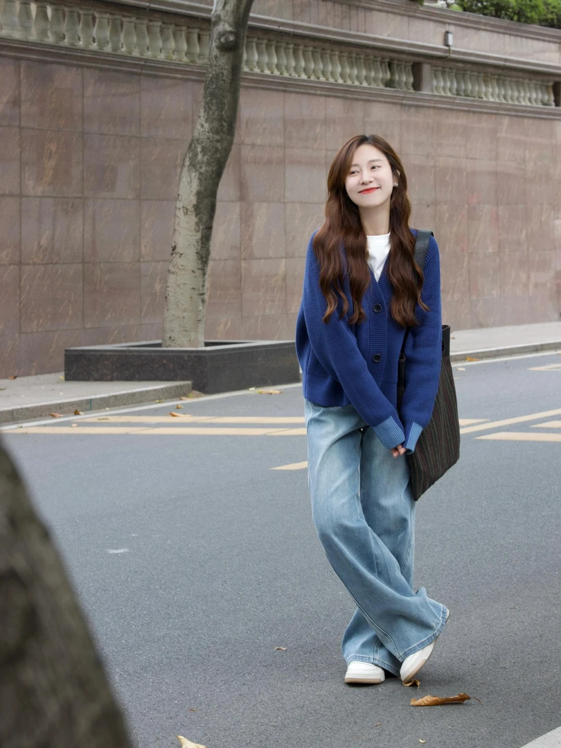 2024秋季新款奶系小个子穿搭一整套蓝色长袖针织开衫牛仔裤套装女