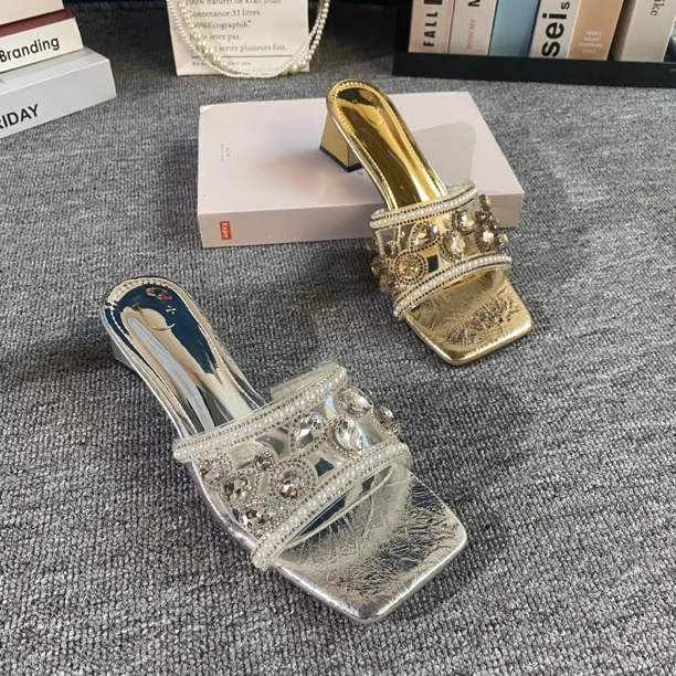 559-2网红拖鞋女水钻一字带温柔夏外穿时尚粗跟仙女风凉拖外出