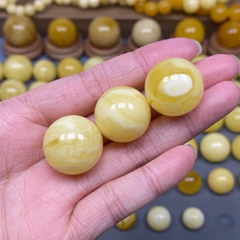 【闪购商品】琥珀裸石未镶嵌ヾ**。