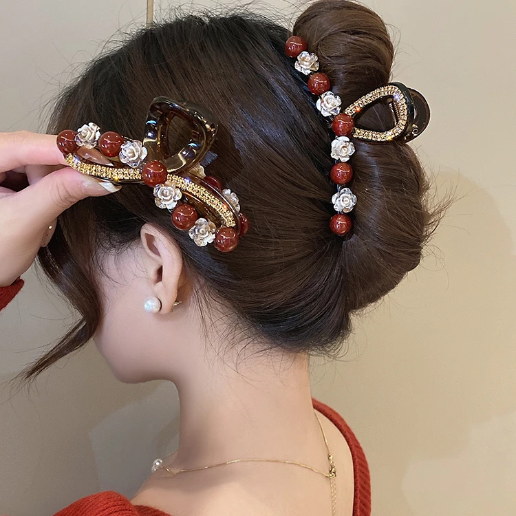 新款红色山茶花大号抓夹女后脑勺发饰轻奢时尚优雅头饰盘发鲨鱼夹