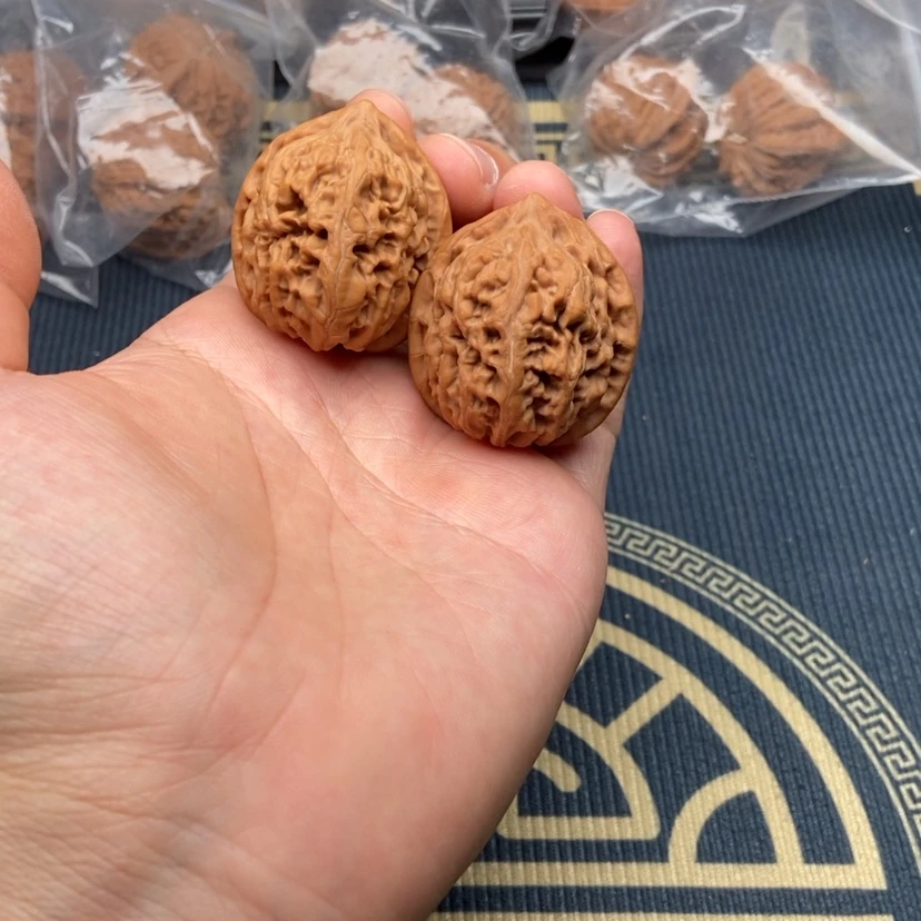 【闪购商品】文玩核桃吊坠王*睿