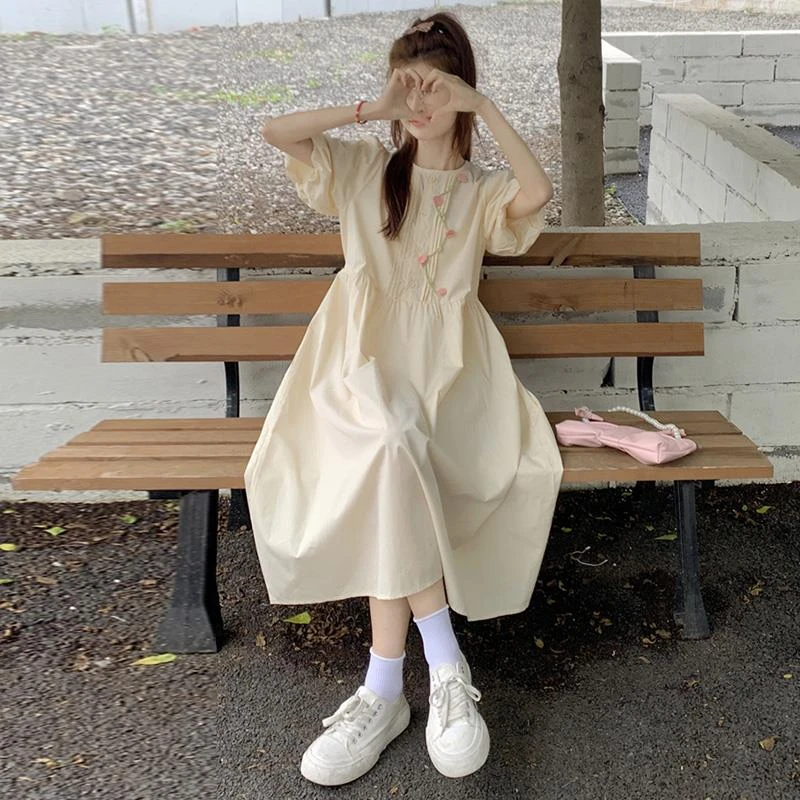 立体花朵泡泡袖连衣裙少女2025春夏新款初高中学生甜美宽松中长裙