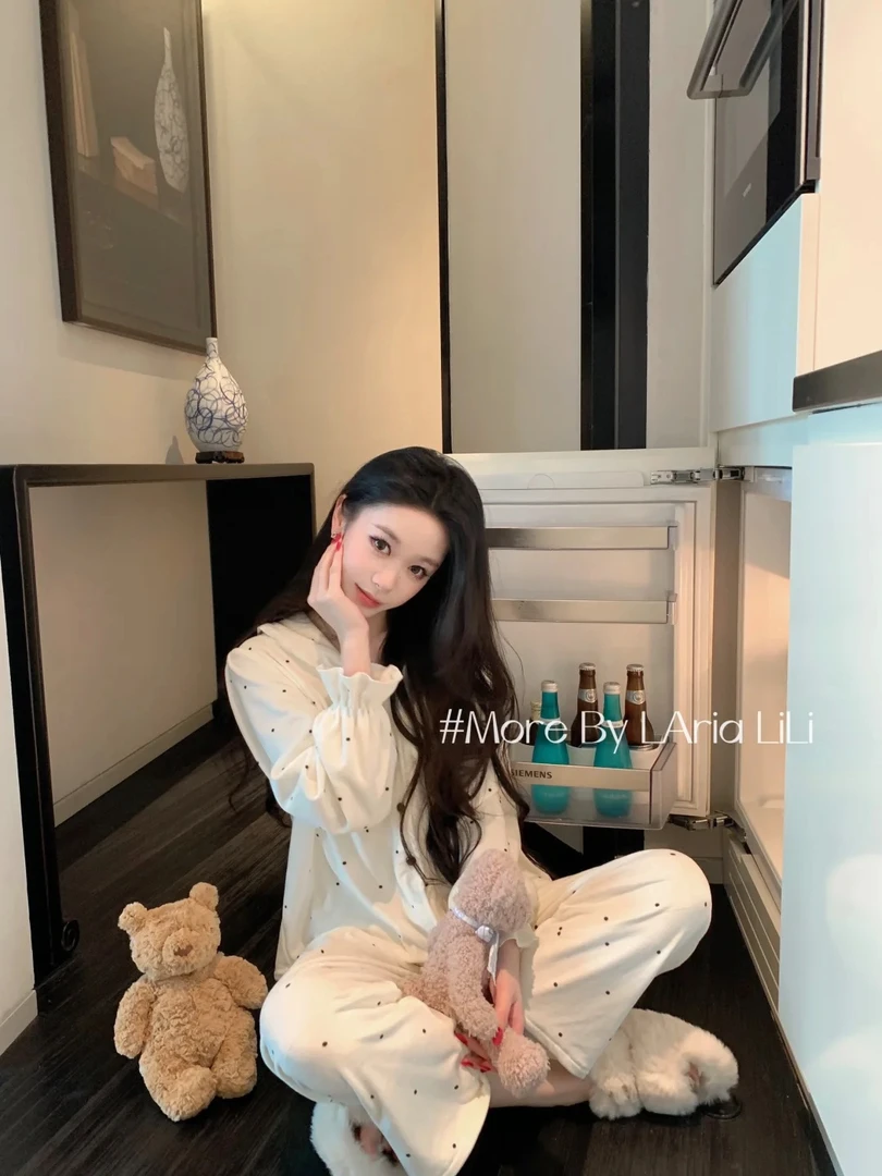 少女甜美简约高级感德绒保暖睡衣女秋冬新款轻奢风长袖长裤家居服