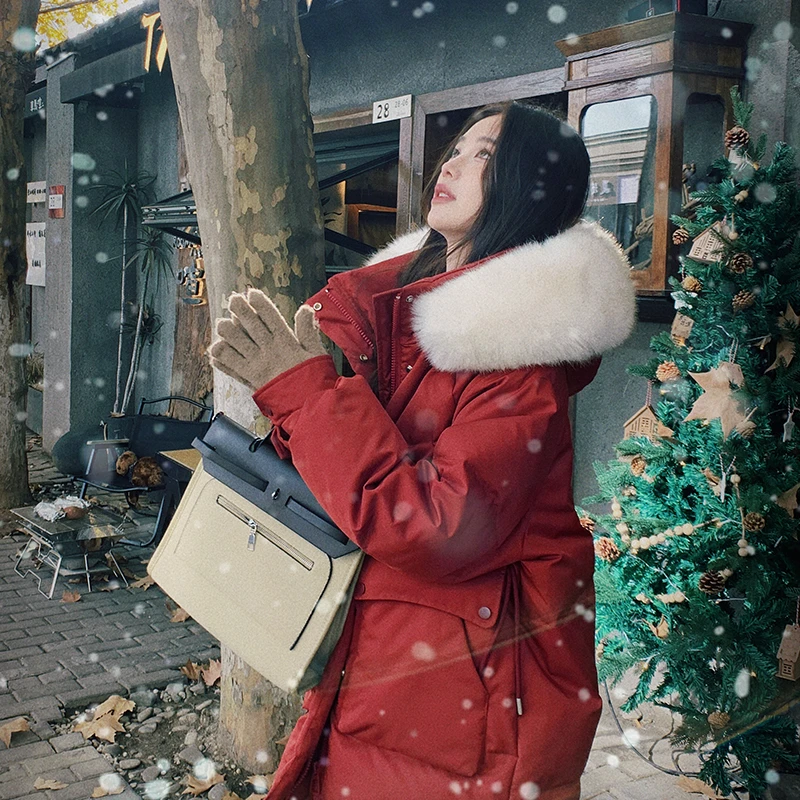 圣诞红羽绒服女冬季2024新款今年流行爆款超好看大毛领工装厚外套