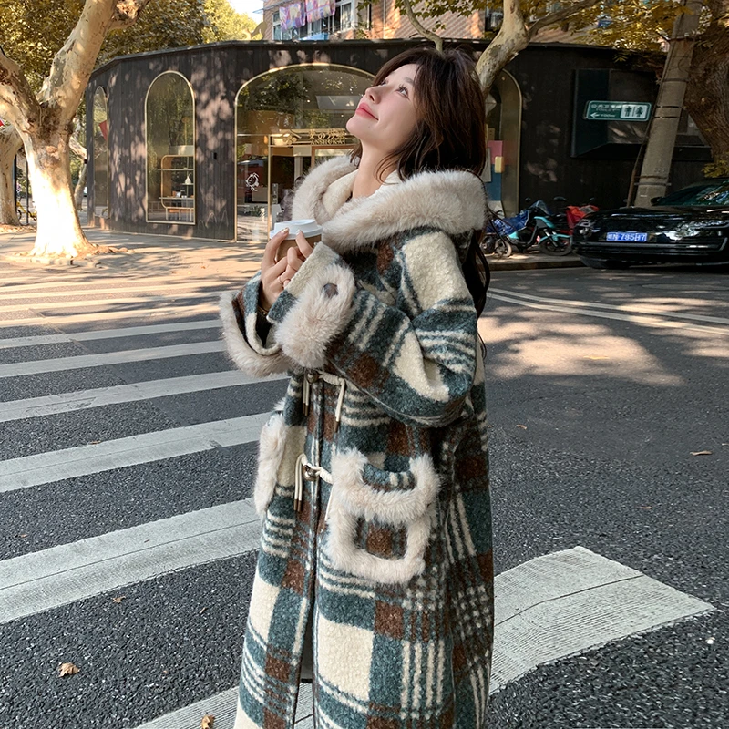 仿羊羔毛拼接格纹毛呢外套秋冬2024新款高级感中长款加厚呢子大衣