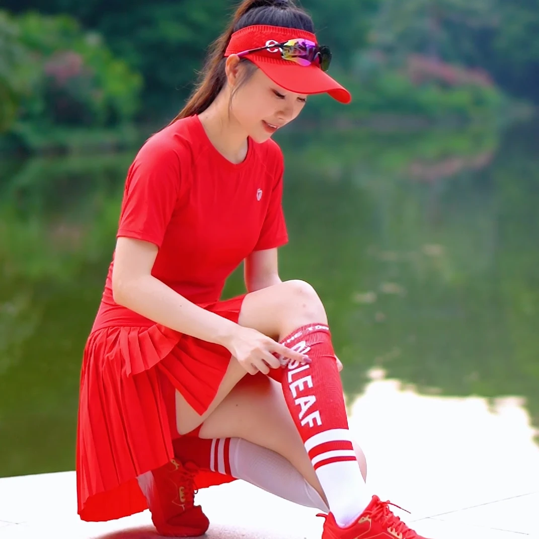cosleaf/科里芙修身显瘦跑步防走光假两件百褶速干运动健身套装女
