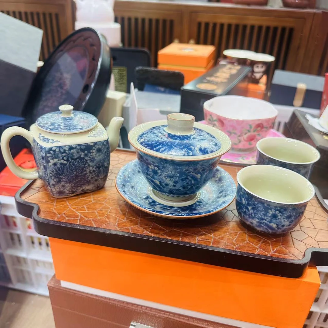 青花万花汝窑一壶一盖碗两杯 1548+1534+1532