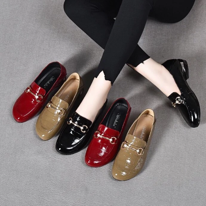 圆头乐福鞋真皮软底妈妈鞋加大码洋气女单鞋亮皮低跟母亲节鞋子