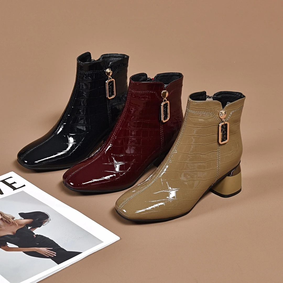 秋冬酒红色短靴方头粗跟中跟马丁靴真皮加绒漆皮高档单靴妈妈靴子