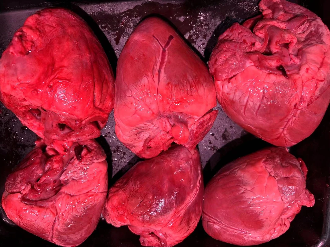 猪心约320g-350g左右（猪肉）