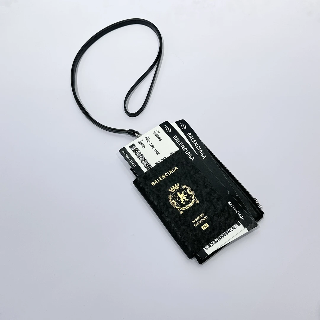 全新未使用 Balenciaga/巴黎世家 Passport牛皮护照包钱包