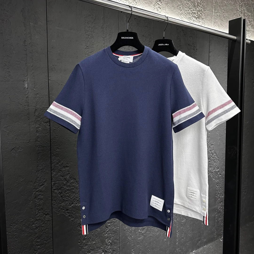 未使用 THOMBROWNE 深蓝色白色圆领经典条纹针织休闲短袖T恤