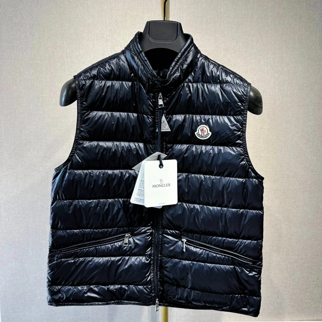 全新未使用 MONCLER 蒙口黑色Gui经典亮面防水薄款休闲羽绒马甲
