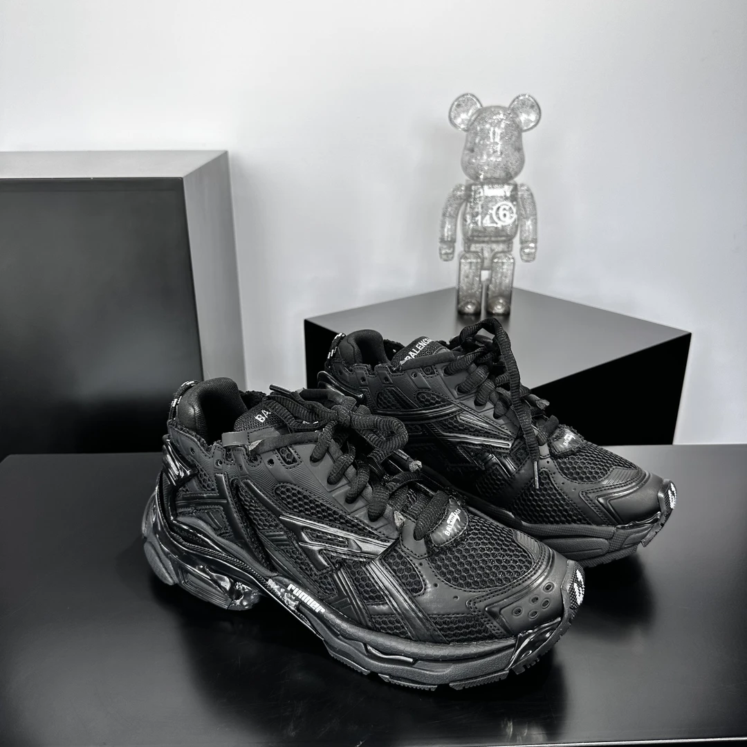 全新未使用 Balenciaga/巴黎世家 黑色Runner时尚运动鞋老爹鞋