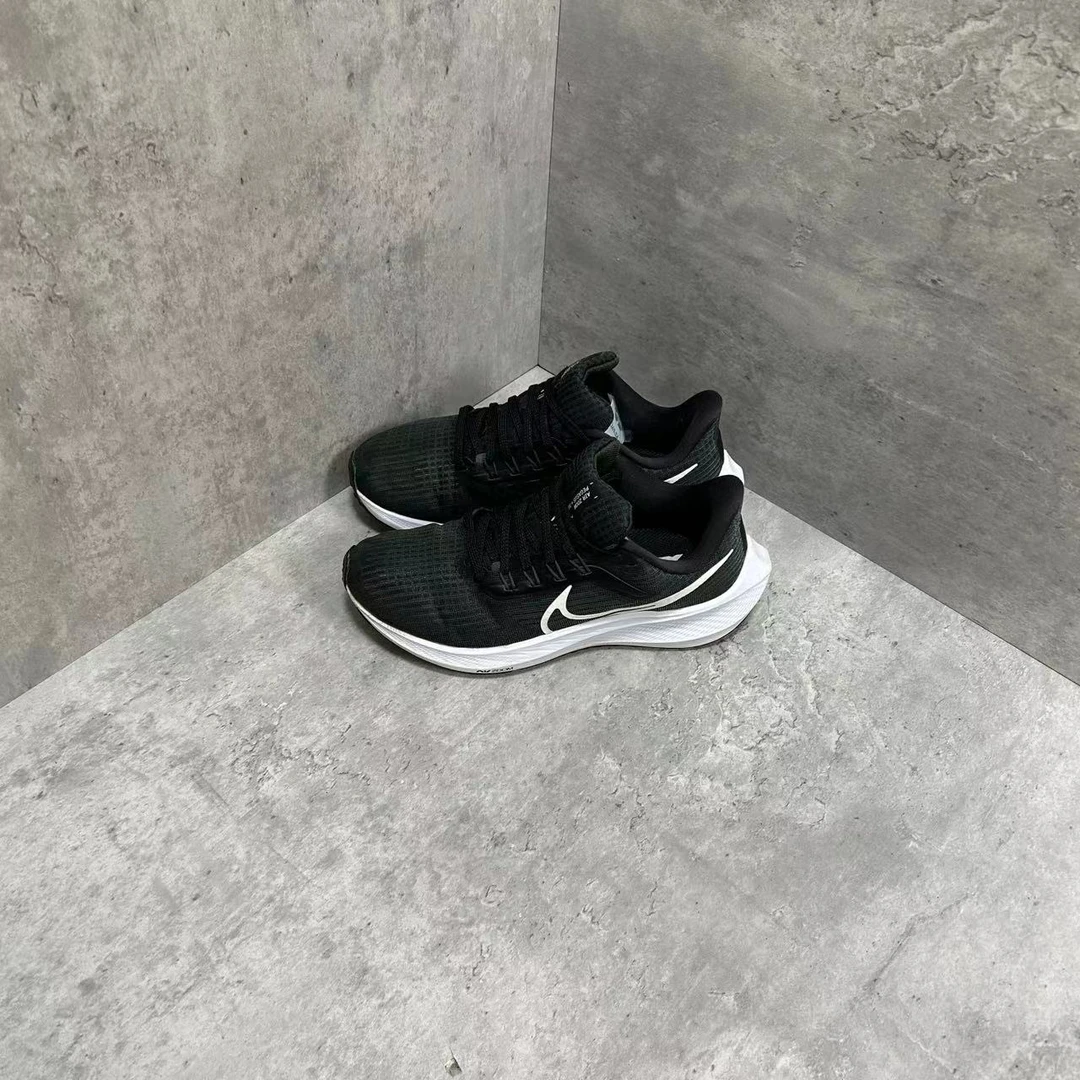 36.5码 Nike Air Zoom Pegasus 39 低帮 跑步鞋