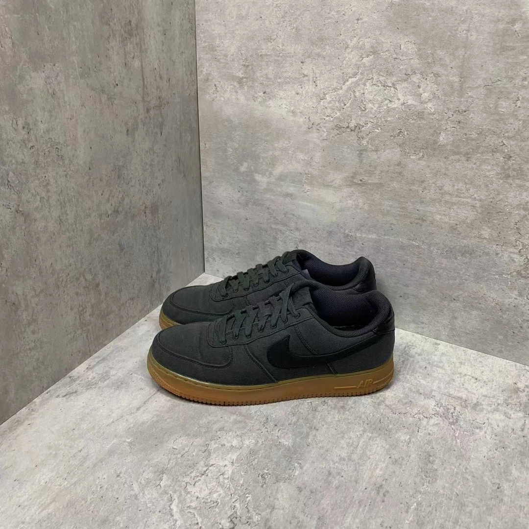 45码 NIKE Air Force 1 黑生胶 低帮板鞋 工价2199