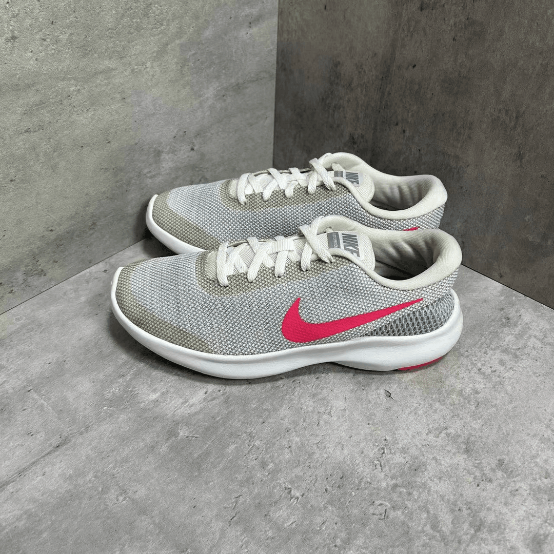 37.5码 93新 Nike 低帮 跑步鞋