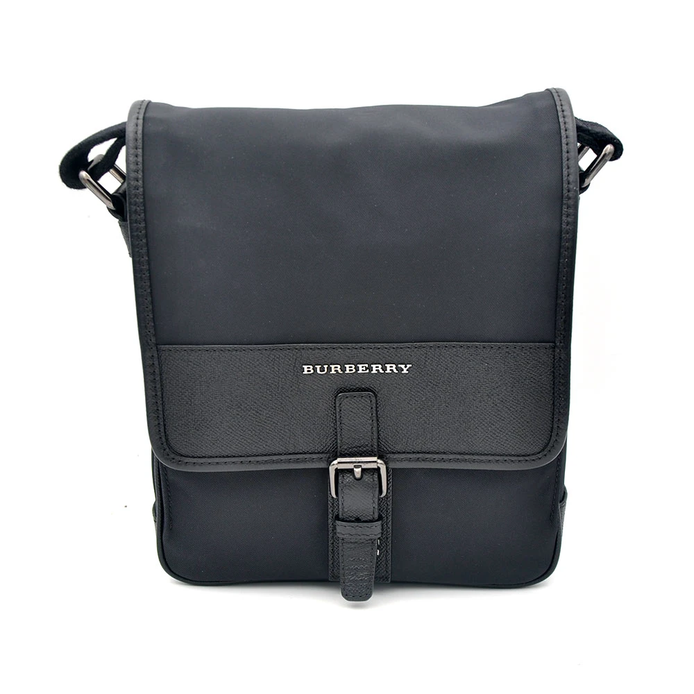 95新 BURBERRY/博柏利  98新 黑色尼龙拼皮相机包21*26/03259