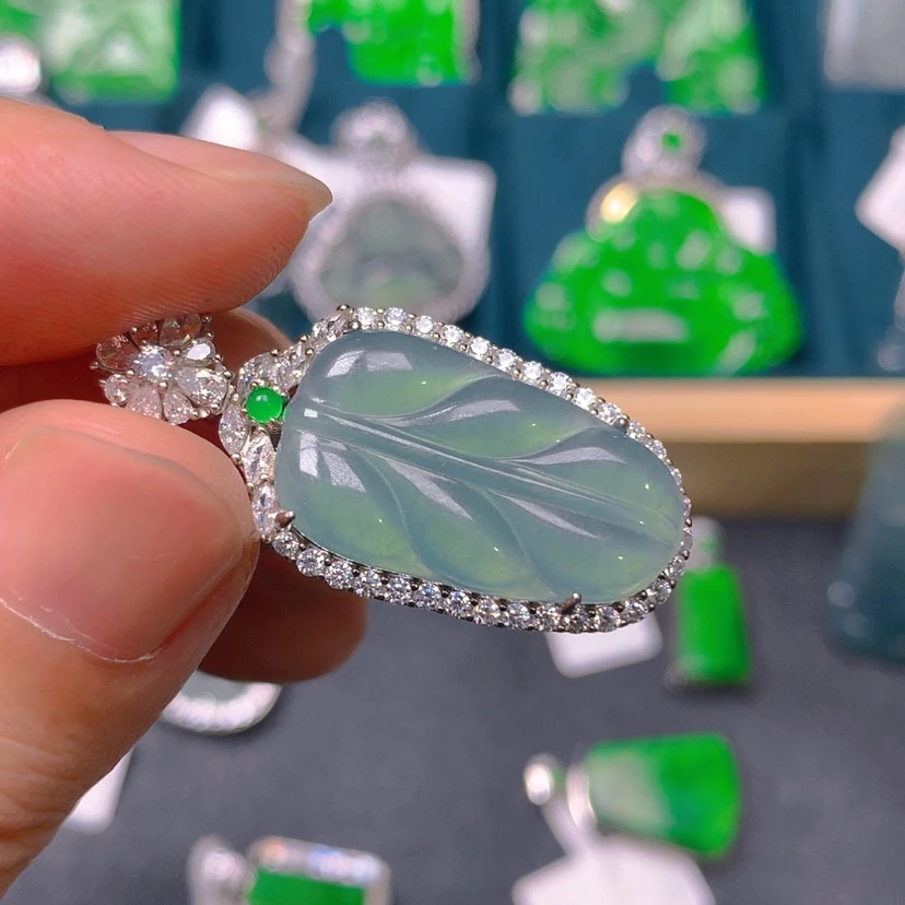 【闪购商品】翡翠颈饰未镶嵌