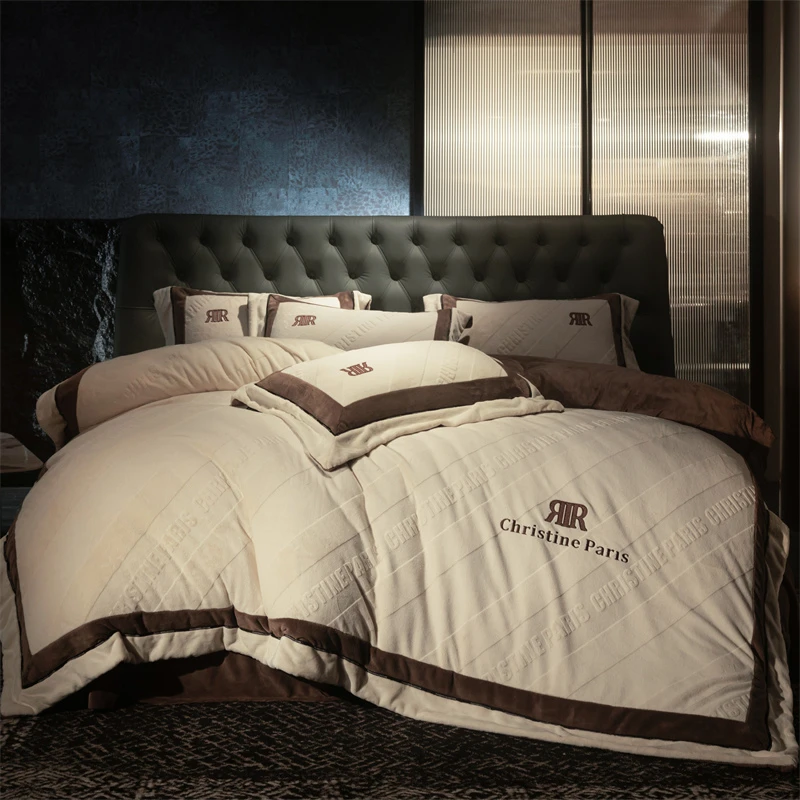 【高端轻奢】加厚12斤大高货 A类加厚雕花刺绣雪莉绒四件套床品纯色