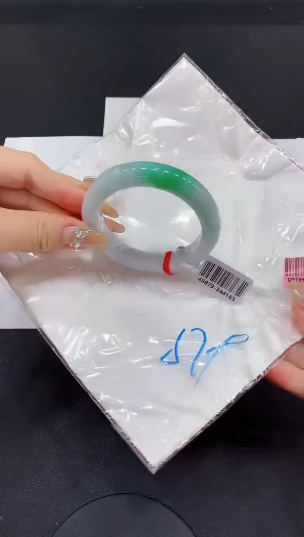 【闪购商品】翡翠手镯未镶嵌天然a货翡翠