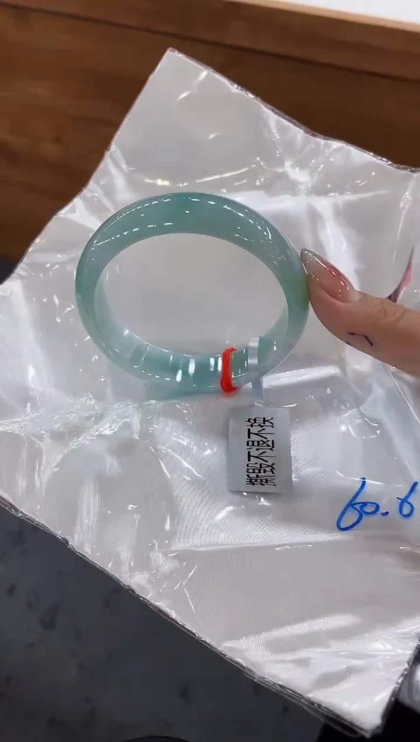 【闪购商品】翡翠手镯未镶嵌天然A货翡翠手镯