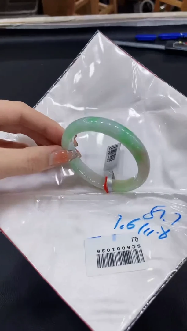 【闪购商品】翡翠手镯未镶嵌天然缅甸A货翡翠