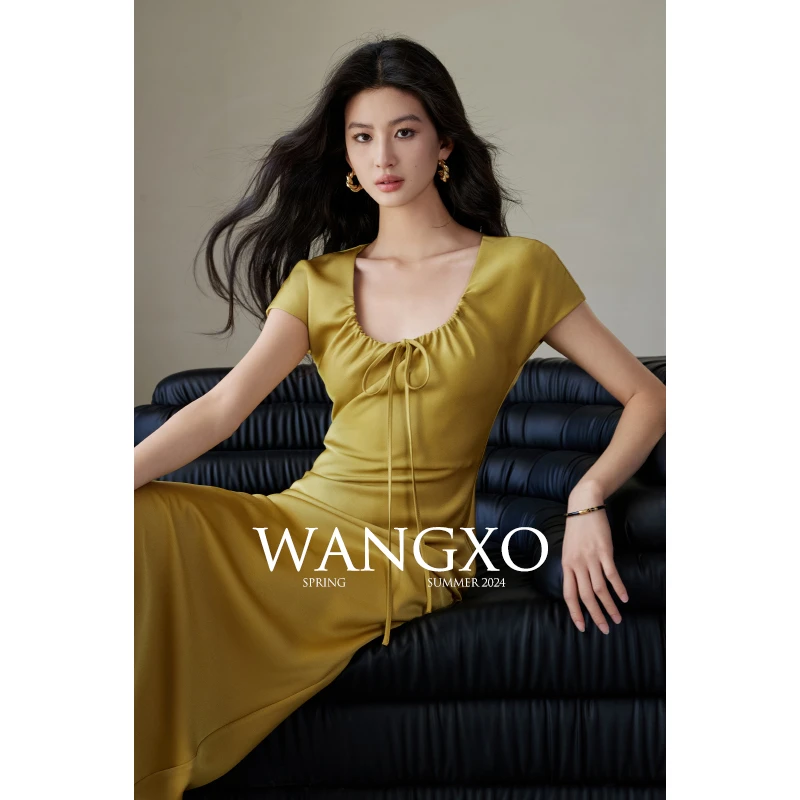 WANGXO【伊人】缎面领口松紧绑带显瘦连衣裙 240283S