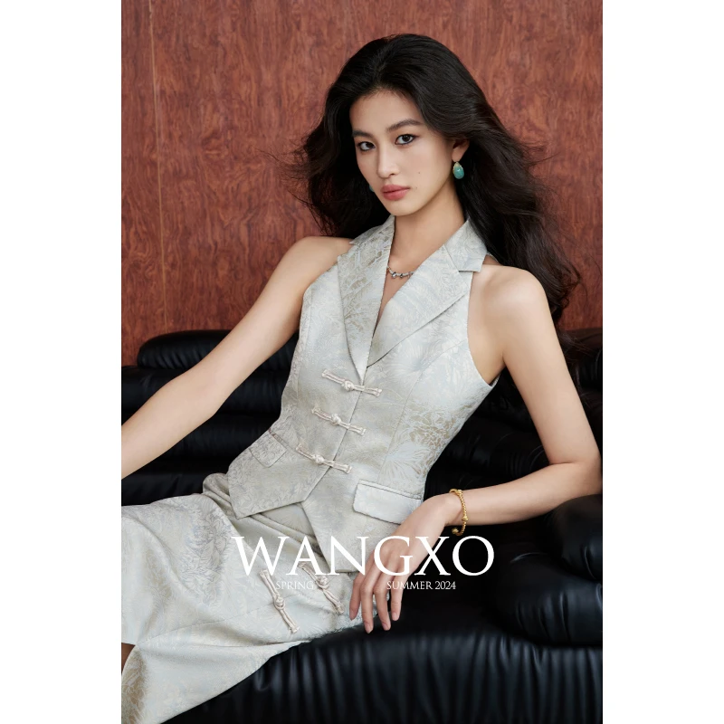WANGXO西装V领马甲+侧边开衩半身裙 240177S