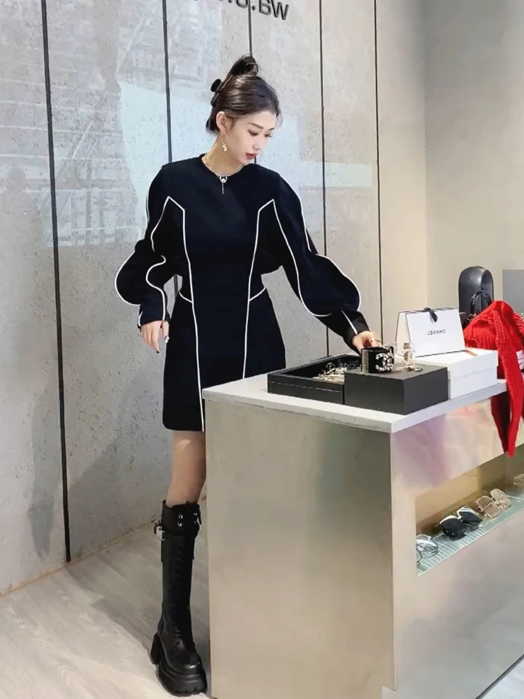 年会礼服新年战袍法式小香风连衣裙女秋冬老钱风松弛感女装贵气