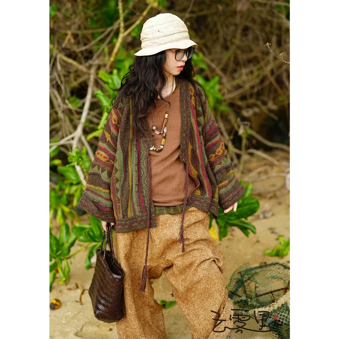 云雾里 原创设计复古文艺波普纹斜襟绑带毛衫外套 2211