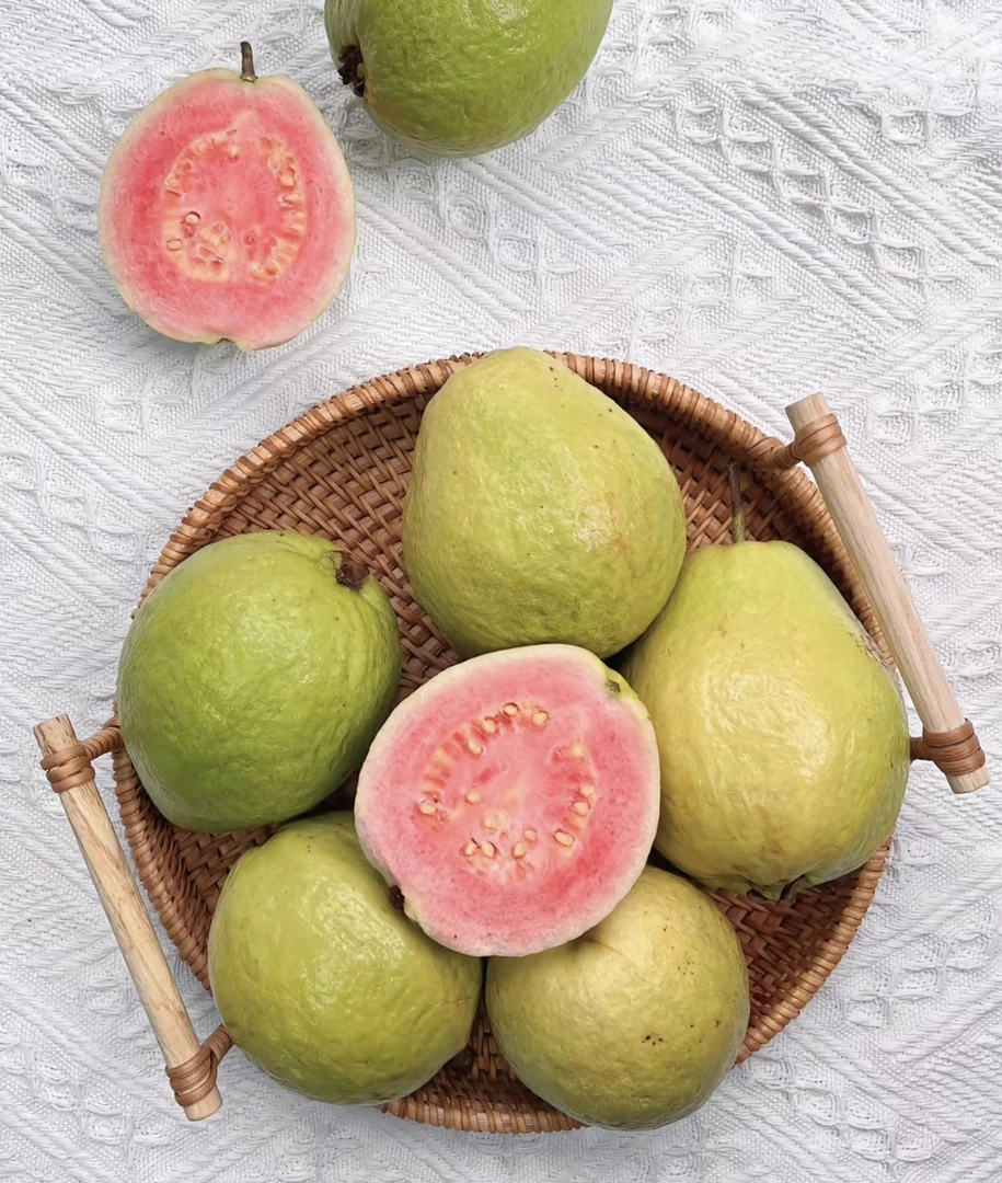 红心芭乐1盒约3斤（需放软后吃）
