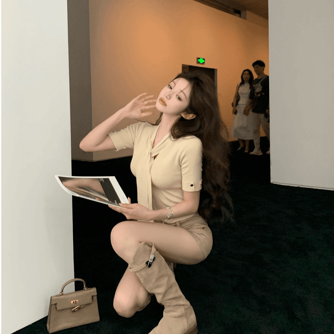 2024年夏季时尚网红新款气质松弛感修身显瘦上衣休闲短裤两件套