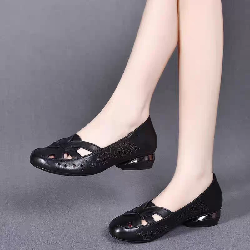 2024新款春夏季镂空凉鞋女真皮平底圆头女鞋妈妈软皮单鞋软底皮鞋